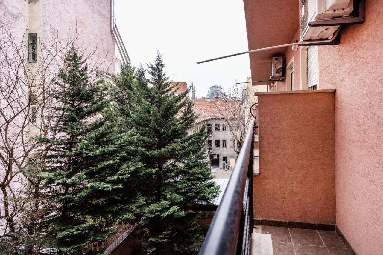 Downtown Charm With Balcony And Garden View Appartement Boedapest Buitenkant foto